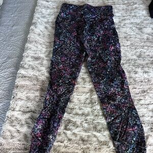 Lululemon size 6 Base Pace leggings